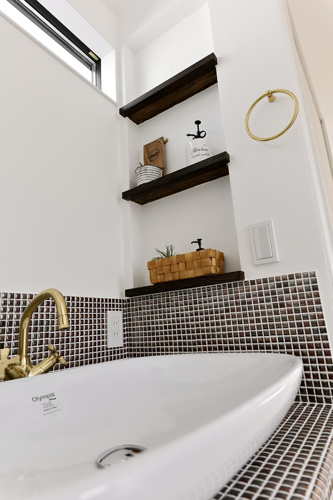 漆喰 木 の色バランス 埼玉で注文住宅 建て替え 新築のlohasta Home ロハスタホーム