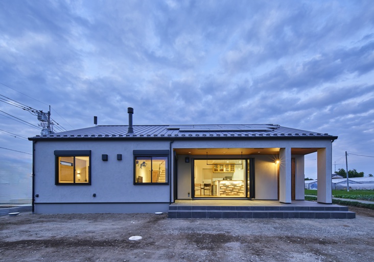 大切な人が自然と集まる、ひらかれた平屋