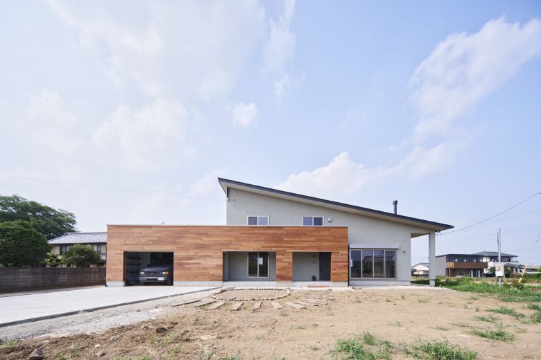 人が集い 光と景が巡る家